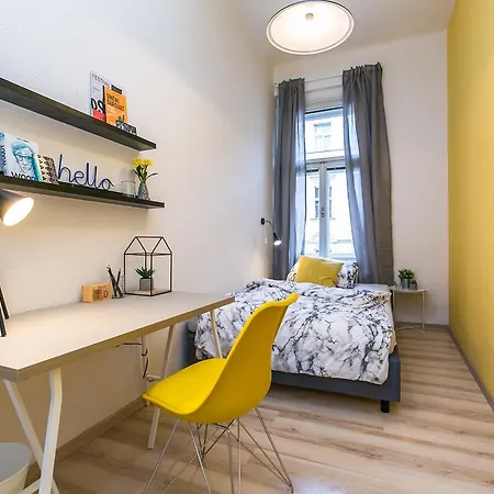 Apartamento Safarikova *